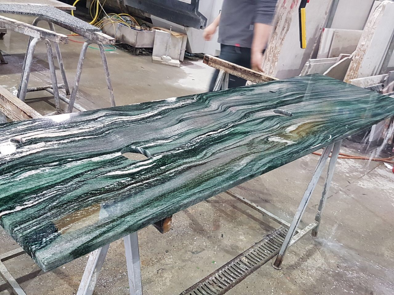 Natursteinproduktion Waschtisch Atlantis
